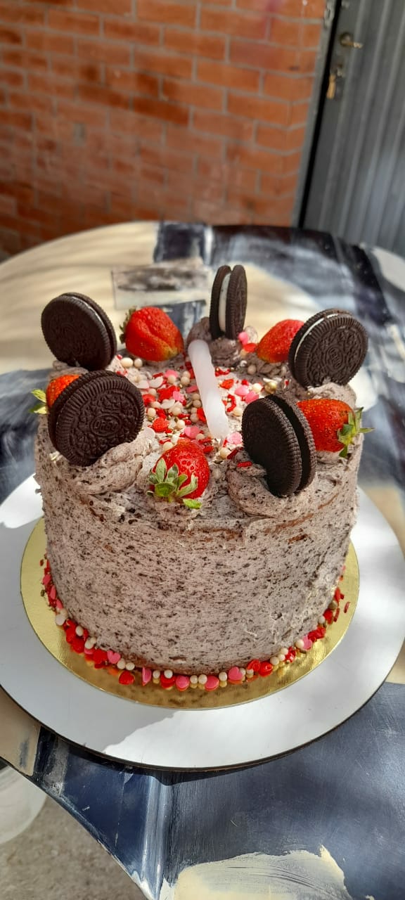Torta Oreo con Frutillas